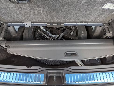 Used 2021 Mercedes-Benz GLS 450 4MATIC image 47