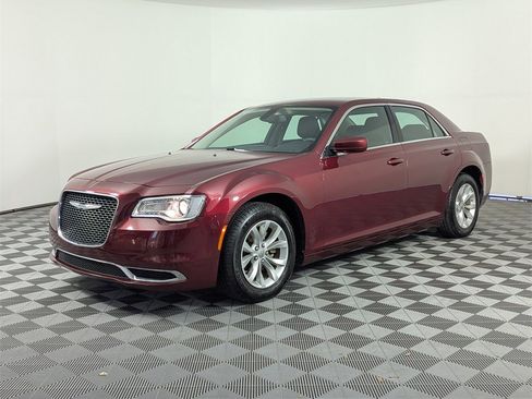 Used 2022 Chrysler 300 Touring image 9