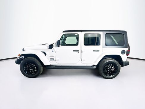 Used 2023 Jeep Wrangler Unlimited Sahara w/ Cold Weather Group AWD/4WD image 4