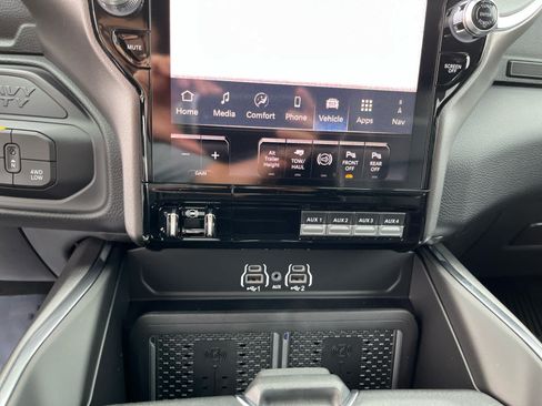New 2026 RAM 3500 Laramie AWD/4WD image 19