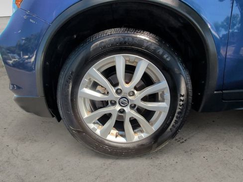Used 2018 Nissan Rogue SV AWD/4WD image 12