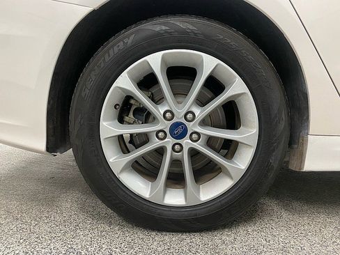 Used 2020 Ford Fusion Energi Titanium image 29