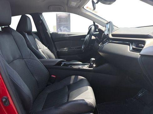 Used 2021 Toyota C-HR Limited FWD image 17