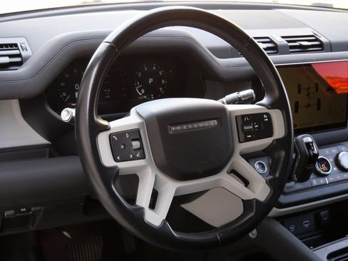 Used 2022 Land Rover Defender 110 S image 12