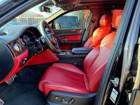 Used 2019 Bentley Bentayga AWD/4WD image 11