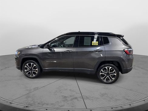 Used 2023 Jeep Compass Limited image 4