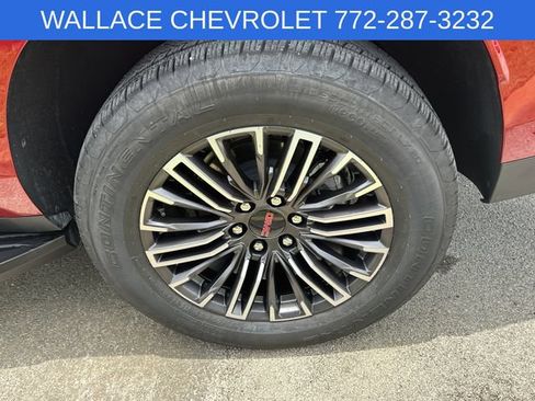 Used 2026 GMC Yukon XL Elevation AWD/4WD image 13