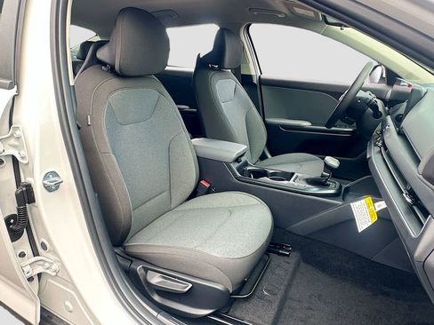 New 2025 Kia K4 LXS image 25