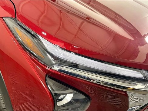 Used 2025 Chevrolet Trax LT w/ LT Convenience Package FWD image 35