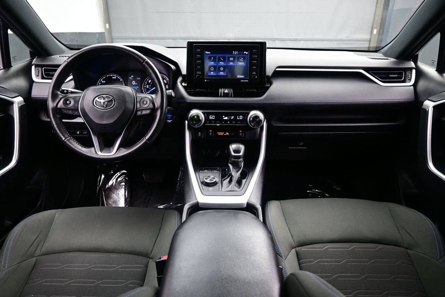 Used 2022 Toyota RAV4 SE w/ Convenience Package AWD/4WD image 16