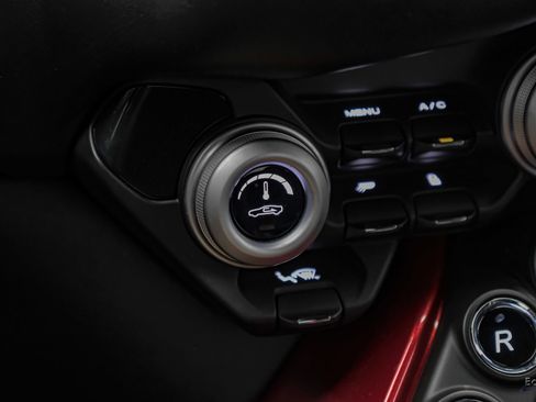 Used 2019 Aston Martin V8 Vantage Coupe RWD image 70