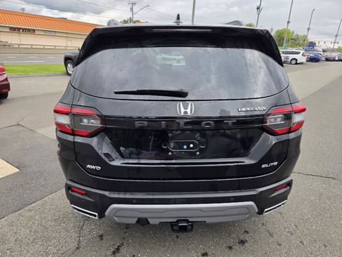 Used 2023 Honda Pilot Elite image 4