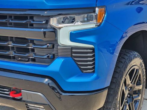 Used 2024 Chevrolet Silverado 1500 LT Trail Boss w/ Convenience Package II AWD/4WD image 17