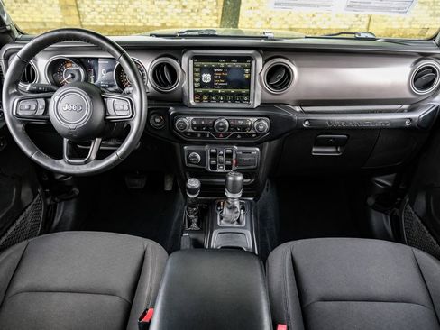 Used 2022 Jeep Wrangler Unlimited Sport w/ Sun And Sound Package image 5