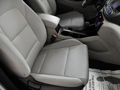 Used 2018 Hyundai Tucson SE image 34