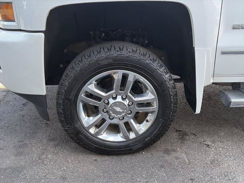 Used 2018 Chevrolet Silverado 2500 LTZ w/ Duramax Plus Package AWD/4WD image 15