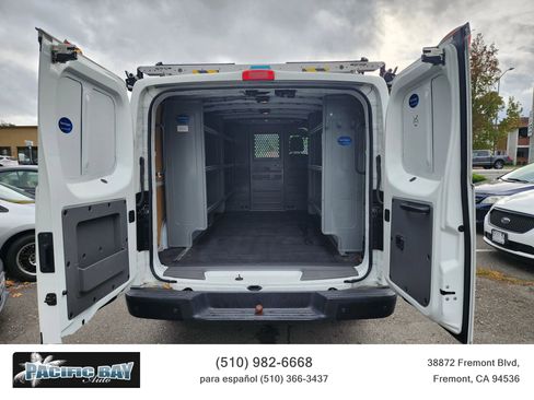 Used 2020 Nissan NV 2500 SV image 16