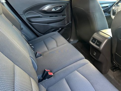 Used 2024 GMC Terrain SLE image 19