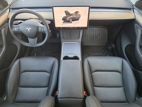 Used 2024 Tesla Model Y Long Range AWD/4WD image 21