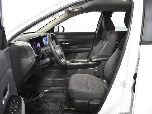 Certified 2025 Nissan Kicks SV AWD/4WD image 11
