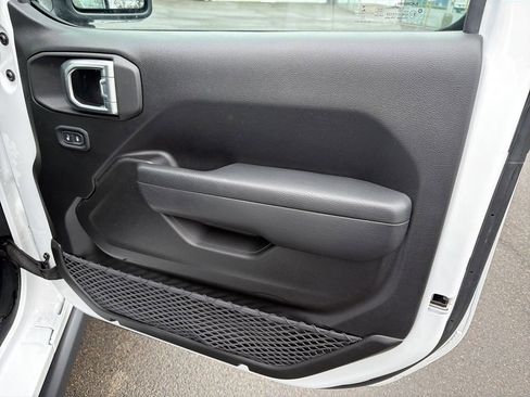 Used 2023 Jeep Gladiator Sport image 14