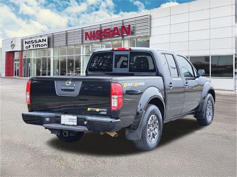 Used 2018 Nissan Frontier SV image 4