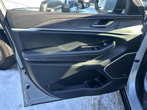 Certified 2022 Jeep Grand Cherokee L Limited image 8