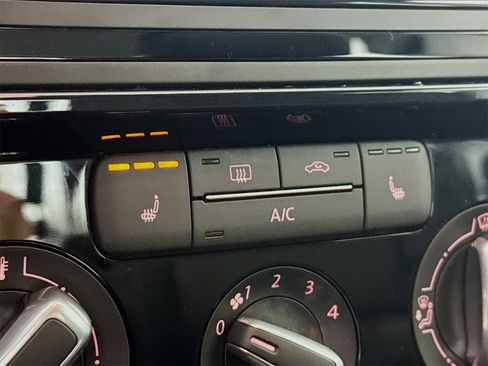 Used 2016 Volkswagen Jetta SEL w/ Lighting Package image 17