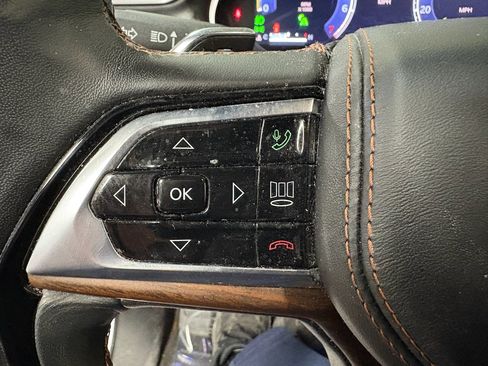 Used 2022 Jeep Grand Cherokee L Summit w/ Advanced Protech Group IV AWD/4WD image 17