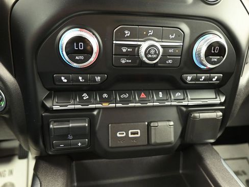 Used 2021 GMC Sierra 1500 AT4 image 17
