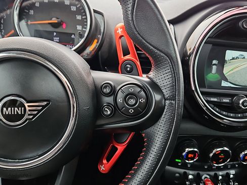 Used 2019 MINI Cooper Clubman S image 18