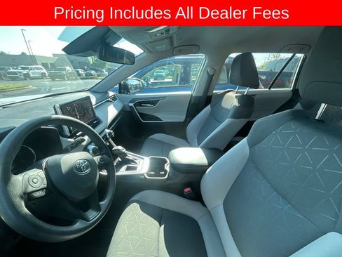 Used 2024 Toyota RAV4 XLE FWD image 9