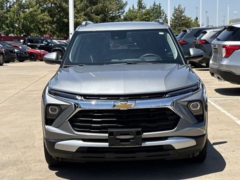 Used 2025 Chevrolet TrailBlazer LT FWD image 8