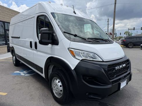 Used 2023 RAM ProMaster 2500 FWD image 3