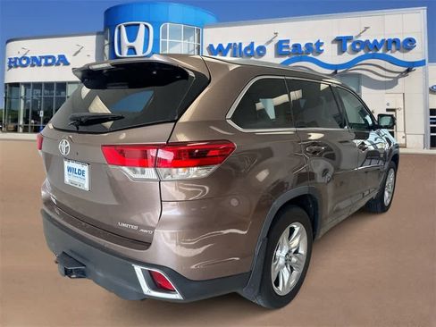 Used 2018 Toyota Highlander Limited image 8