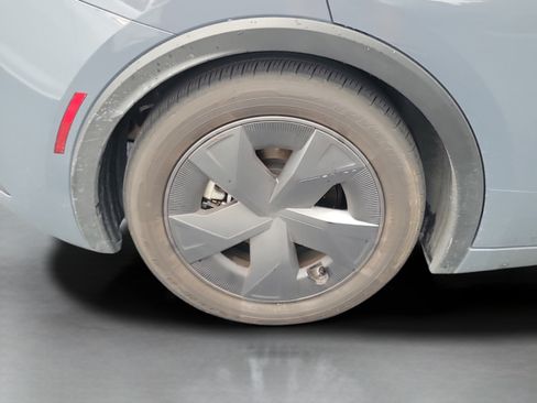 Used 2026 Toyota Prius Plug-In Hybrid FWD image 20