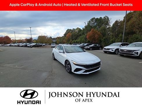 Used 2025 Hyundai Elantra Limited FWD image 13