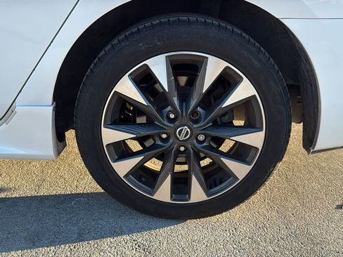 Used 2018 Nissan Sentra SR image 9