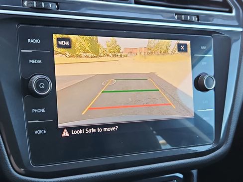 Used 2018 Volkswagen Tiguan SEL Premium AWD/4WD image 30