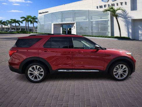 Used 2023 Ford Explorer XLT w/ Equipment Group 202A image 8