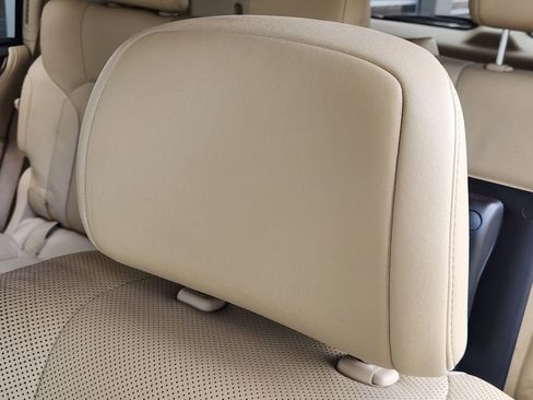 Used 2017 Lexus LX 570 4WD w/ Luxury Package image 25