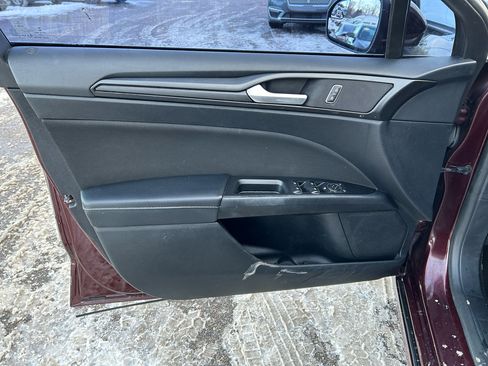 Used 2018 Ford Fusion SE w/ Equipment Group 201A image 14