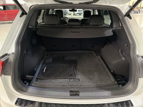 Certified 2023 Volkswagen Tiguan SEL R-Line AWD/4WD image 12