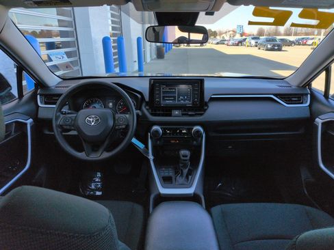 Used 2022 Toyota RAV4 LE image 22