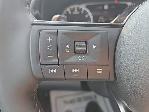 New 2025 Nissan Pathfinder SL image 16