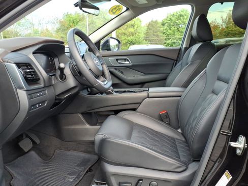 Certified 2023 Nissan Rogue Platinum w/ Platinum Premium Package AWD/4WD image 11