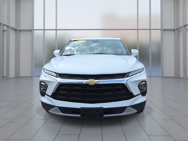Used 2023 Chevrolet Blazer LT AWD/4WD image 3