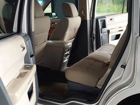 Used 2009 Ford Flex SE FWD image 17
