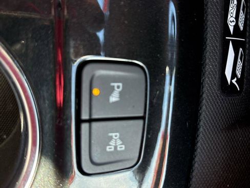 Used 2022 Chevrolet Equinox Premier image 13