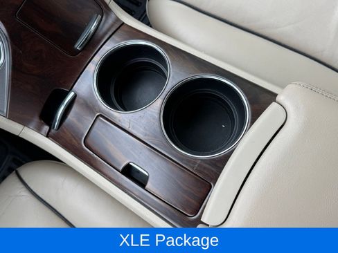 Used 2013 Toyota Venza XLE w/ XLE Premium Pkg AWD/4WD image 27
